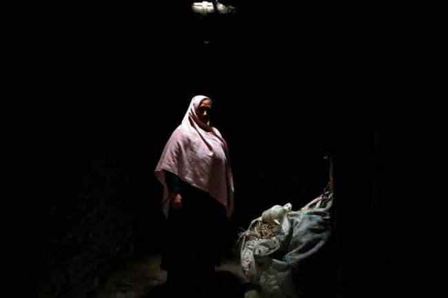 Young Afghan women train as midwives as country's maternal mortality rate is amongst the highest in world