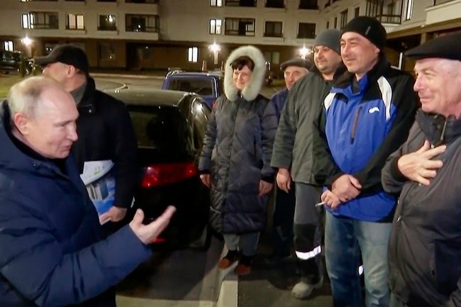 Putin heckled during surprise Mariupol, Ukraine trip: 'It’s all lies, it’s all just for show!'