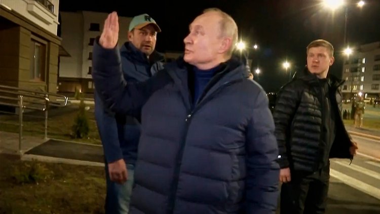 Vladimir Putin visits captured Ukrainian city for first time since invading