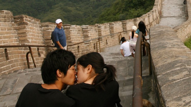 Lonely Chinese inventor creates creepy kissing machine after lockdown barred him from seeing girlfriend